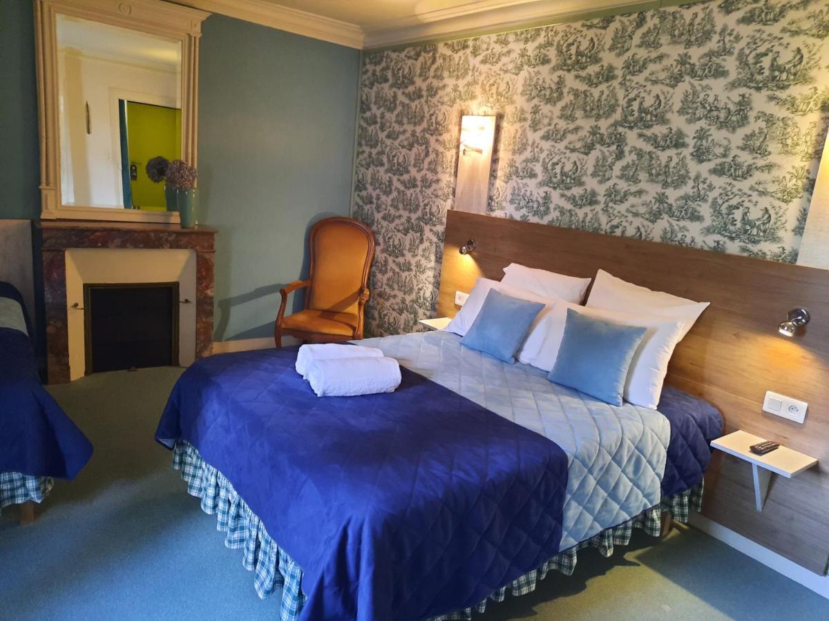 Hotel De La Barbacane Tiffauges Bagian luar foto